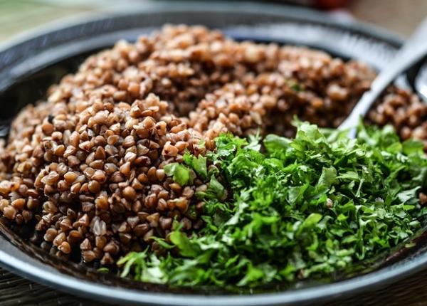 3 idei de mic dejun sanatos cu fulgi de hrisca recomandari facute de cori gramescu