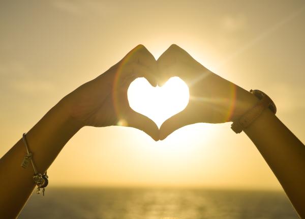 11 sfaturi marunte care te pot face fericit dr vasile radulescu visati munciti povestiti si aveti grija de voi