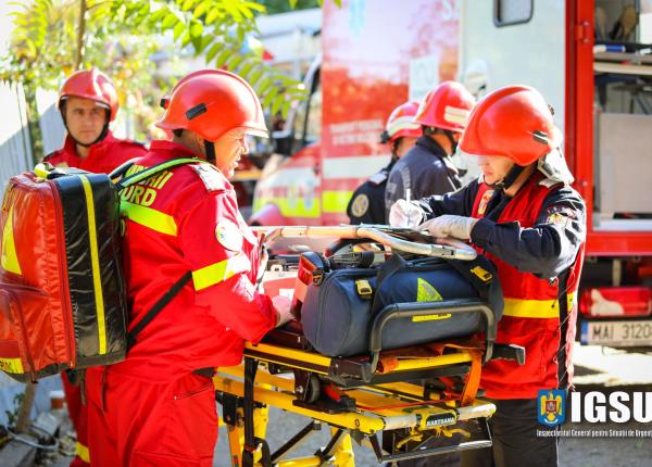 alerta la spitalul judetean suceava dupa ce un apel la 112 anunta ca iese fum de la upu alerta la spitalul judetean suceava dupa ce un apel la 112 anunta ca iese fum de la upu