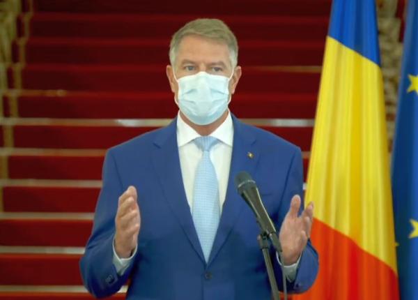 klaus iohannis anuntul zilei incepand de luni elevii intra in vacanta timp de doua saptamani