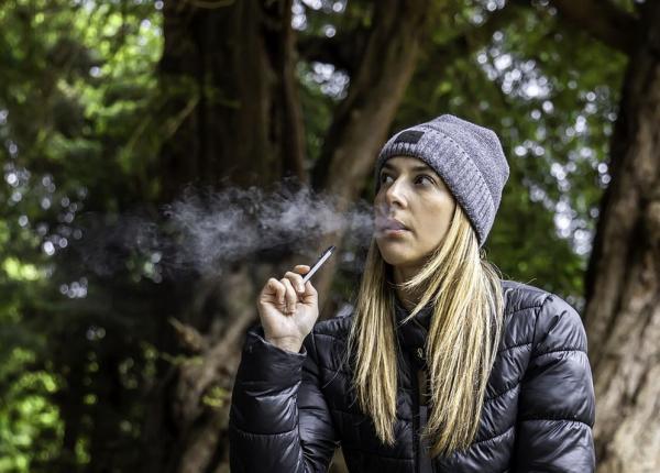 epoca arderii pentru tutun si pentru combustibilii fosili trebuie sa se incheie concluzia raportului care acuza oms ca submineaza lupta impotriva fumatului