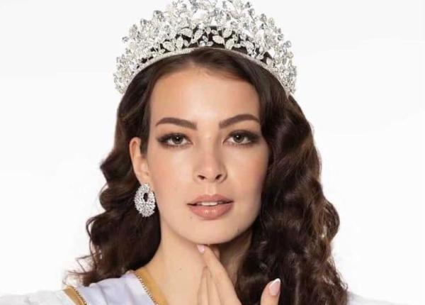 cea mai frumoasa romanca s a imunizat cu a treia doza de vaccin anti covid