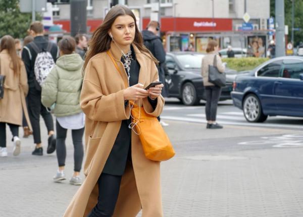 mersul pe jos in fiecare zi va avea beneficii miraculoase pentru genunchii tai