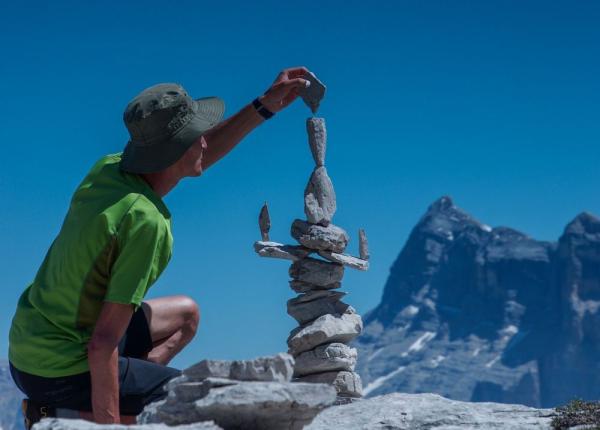 8 cauze pentru care nu o sa atingem niciodata echilibrul explicate de psihologul alexandru plesea