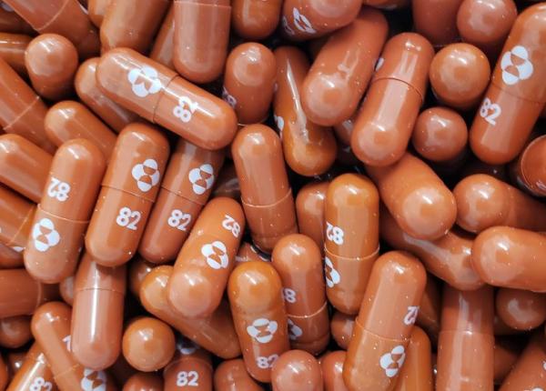 molnupiravir aprobat in marea britanie pentru tratarea acasa a celor mai vulnerabili oameni