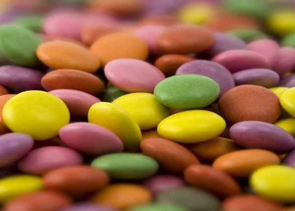 de ce stralucesc bomboanele gumate si jeleurile