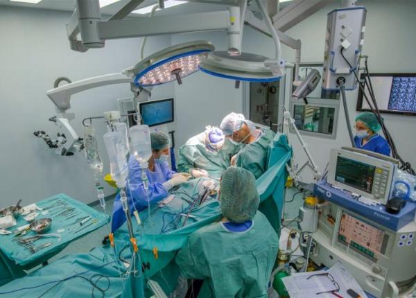 cum se opereaza cancerul local avansat din abdomen dr gabriel mitulescu sanador exenteratie inseamna de fapt extirparea tuturor organelor dintr o cavitate