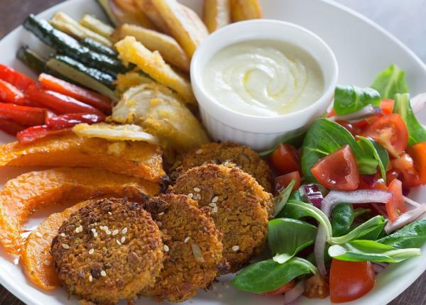 pizza si burgerii de post sunt o minciuna ips teodosie sugereaza ca mananci asa ceva e o incalcare a postului