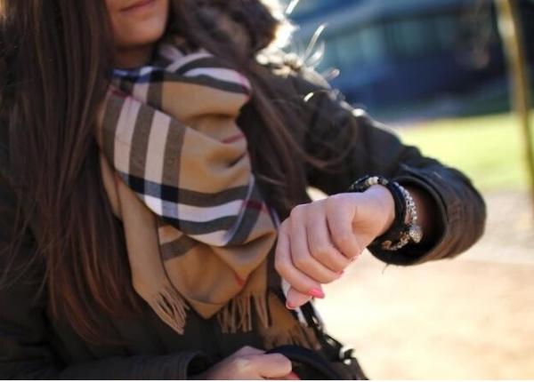 nu purta acest tip de coliere si bratari sunt radioactive pericol imens pentru sanatate