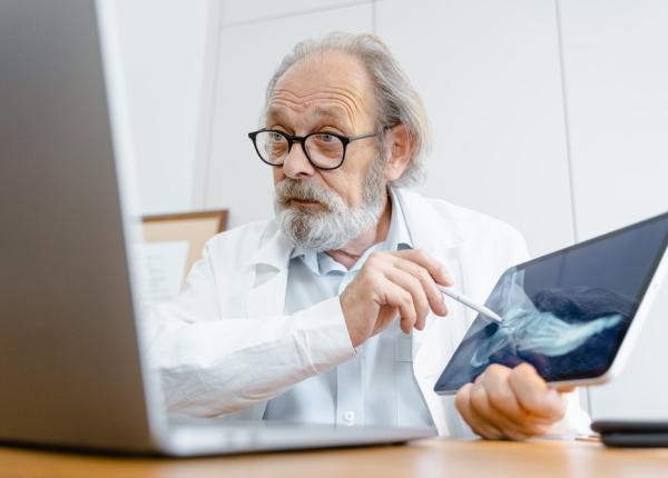 simptomele de deficienta de calciu ce cantitate de calciu trebuie sa obtii zilnic ca sa ai oase sanatoase