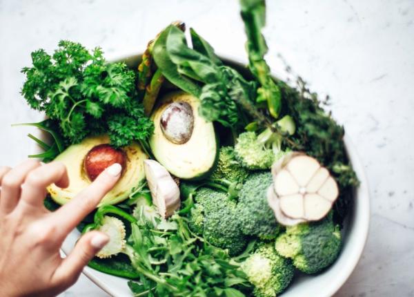 5 alimente care incetinesc imbatranirea dupa 40 de ani recomandarile unui medic celebru