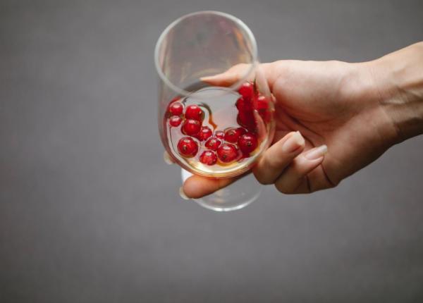 consumul excesiv de alcool dauneaza grav sanatatii dar cateva pahare pe saptamana studiu urias