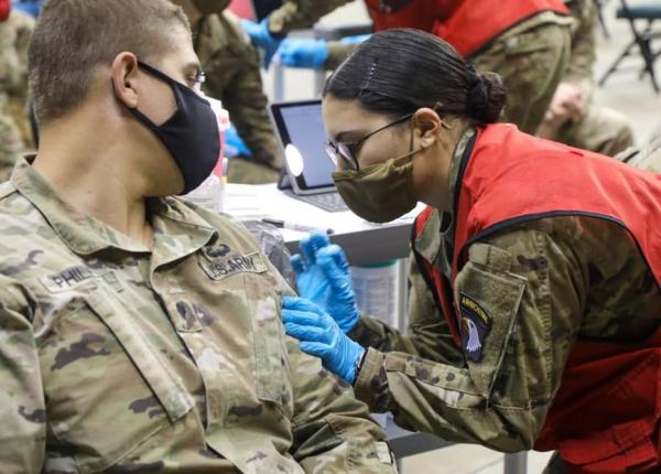 armata sua concediaza soldatii care refuza vaccinarea impotriva covid 19 marina sua a dat deja afara zeci de soldati