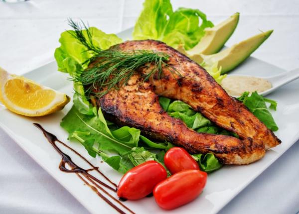 cel mai bun peste facut la cuptor cu legume si masline extraordinar