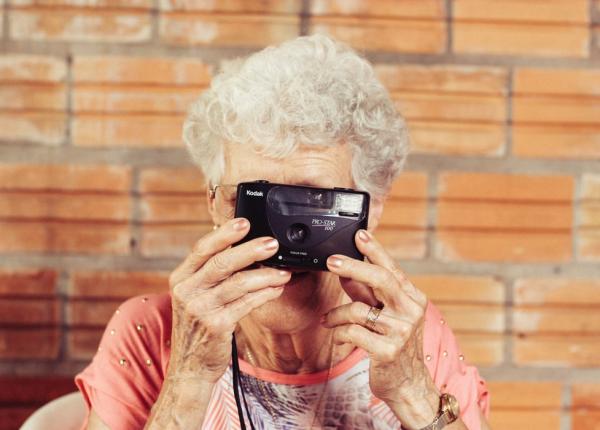 dezastrele naturale grabesc imbatranirea oamenilor concluziile unei cercetari pe maimute