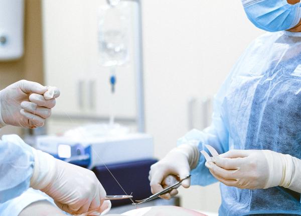 progrese majore in chirurgia robotica asistata dr mihai dobra transplant renal fara nicio cicatrice