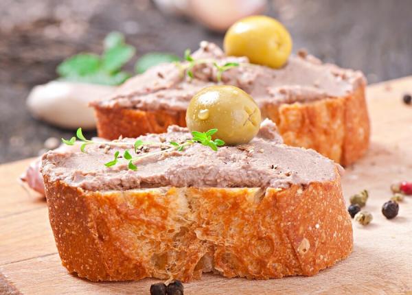 pateu de post plin de e uri si chimicale