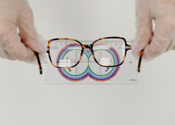 cataracta ce simptome asunde si cum se trateaza