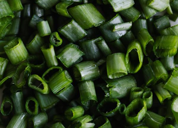 ceapa verde efecte terapeutice te ajuta la slabit