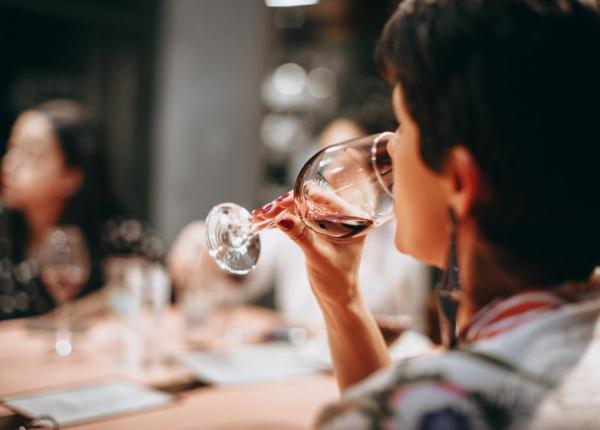 care sunt beneficiile unui pahar de vin consumat zilnic