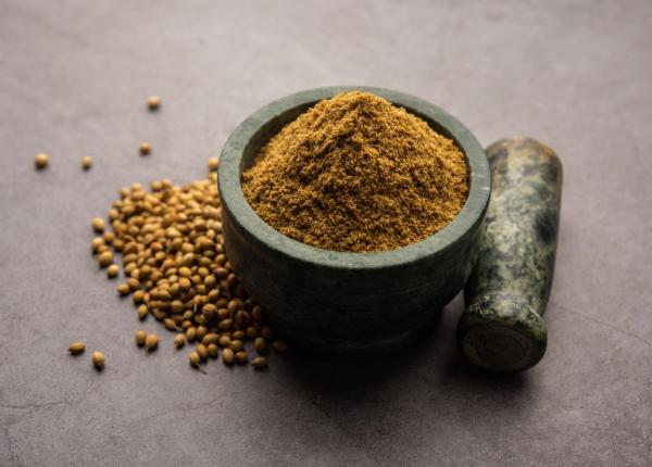 coriandru 10 beneficii pentru sanatate de ce sa consumi 16 grame pe zi