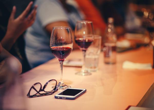 vinul mai bogat in calorii decat un hamburgher cate pahare sunt permise