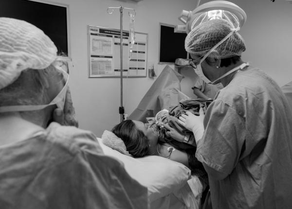 dr horia cioflan sanador chirurgia minim invaziva interventii pe uter trompe si ovare in infertilitate fibrom cancer interviurile dc news si dc medical