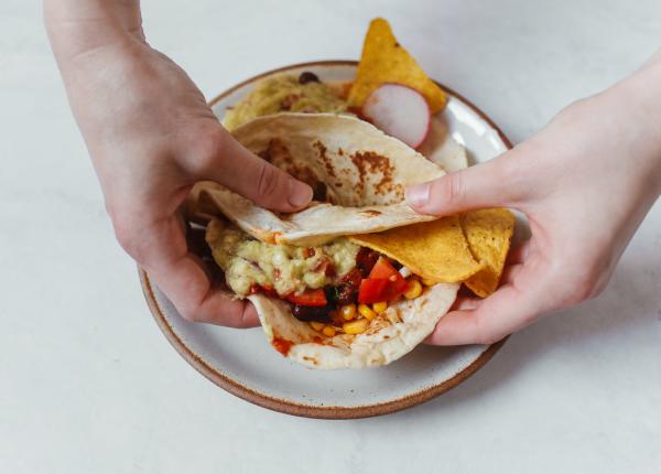 schimbarea orei ne afecteaza si apetitul nutritionist facem mai putine alegeri sanatoase