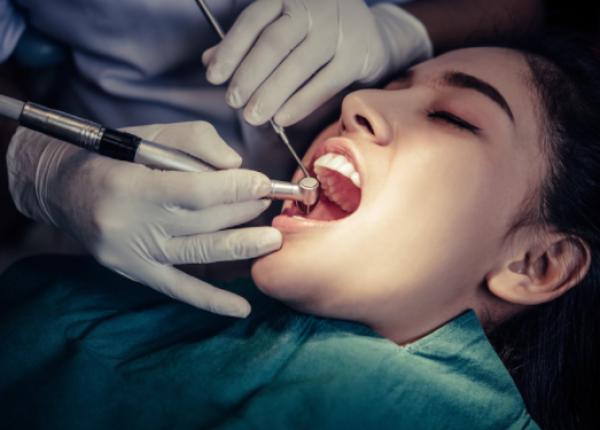 care sunt cele mai dese probleme dentare la copii si cum alegem medicul stomatolog potrivit caria pe un nedorit loc intai