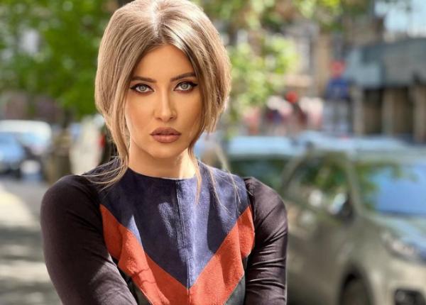 iulia albu si a pierdut jumatate din par afectiunea care a marcat o cu vitamine nu e suficient am facut si foarte multe injectii in scalp