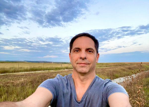 dan negru despre operatiile estetice am primit oferte mie mi e frica sa ma duc la nevasta mea apoi la altii