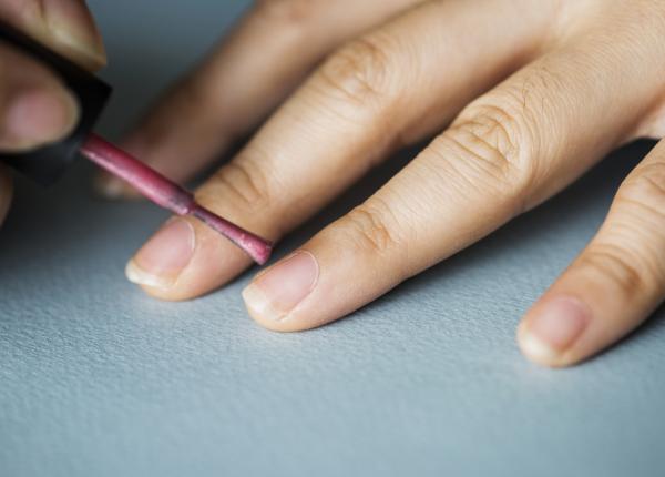 ce inseamna daca ai linii pe unghii semnele care arata ca ai putea avea cancer