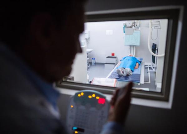 chirurgia inlocuita cu radioterapia matei bara efectele adverse au scazut