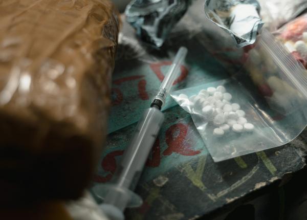 substantele psihoactive si impactul asupra comportamentului diaconu placerea de inceput este inlocuita cu spaima si teroarea