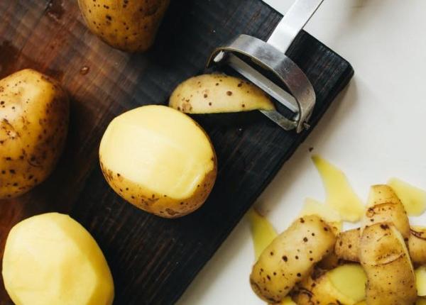 cartofii plini de beneficii pentru sanatate si frumusete nu mai aruncati cojile