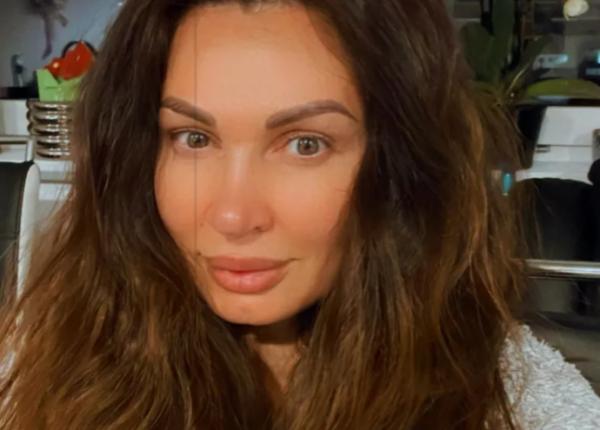 nicoleta luciu diagnosticata cu o boala rara tratamentul costa peste 1000 de euro pe luna se depisteaza la analizele de sange