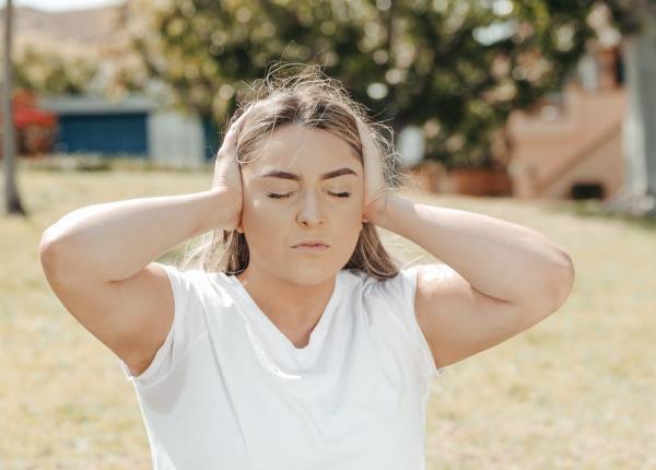 de ce imi tiuie urechile ce inseamna daca tiuitul este doar intr o ureche