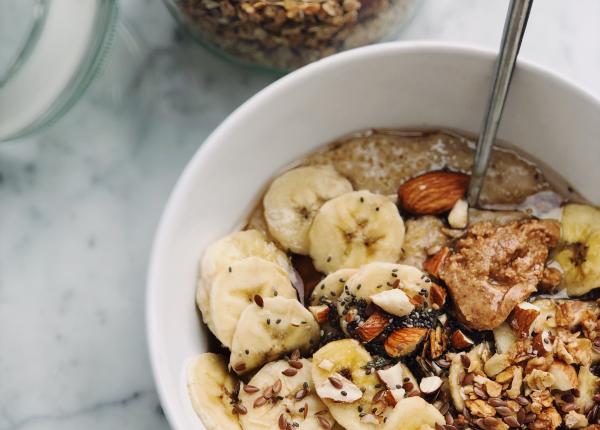 fibrele necesare in alimentatie dar cu masura excesul poate fi daunator