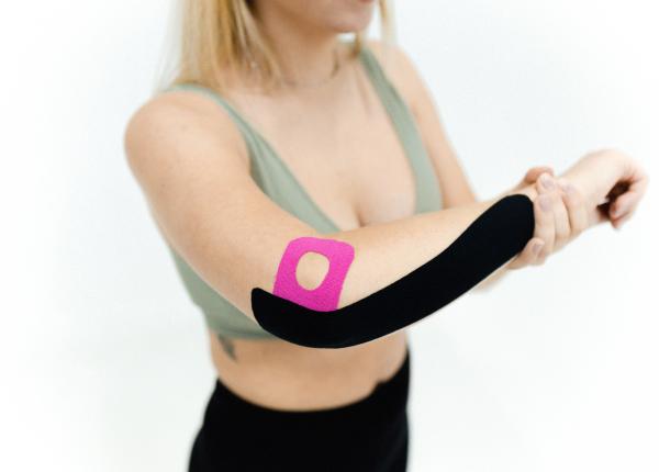 durerea de cot afectiunea denumita cotul tenismenului medic zugravii macelarii si mecanicii auto pot dezvolta epicondilita