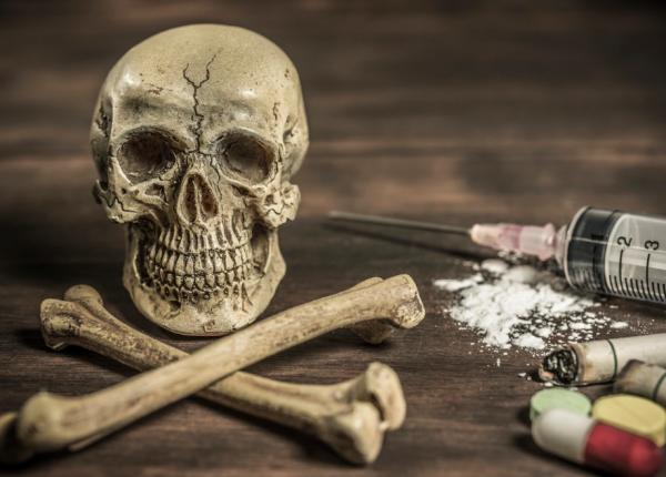 ce sunt ecstasy si metamfetamina si ce efecte au tinerii festivaluri