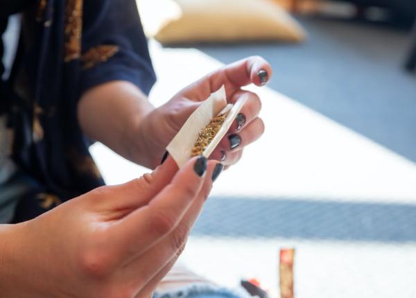 dr ciuhodaru avertiment pentru tineri este doar varful iceberg ului ele sunt legale dar mortale