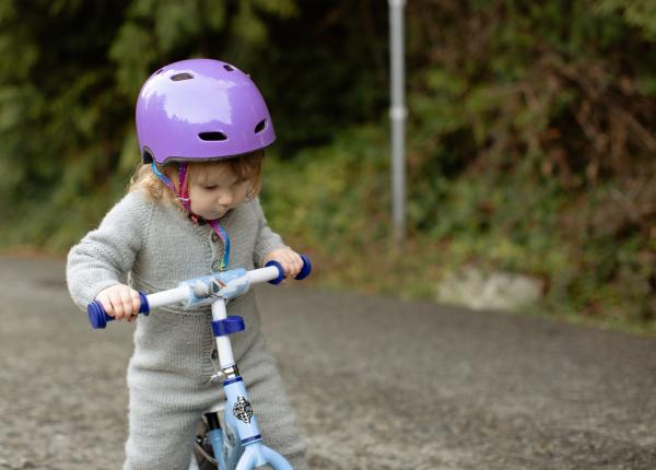 casca de protectie cand si cum se poarta corect medic exista riscul sa se agate in ea si sa se stranguleze