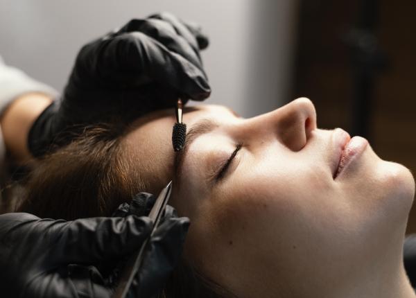 de ce stranuti cand te pensezi