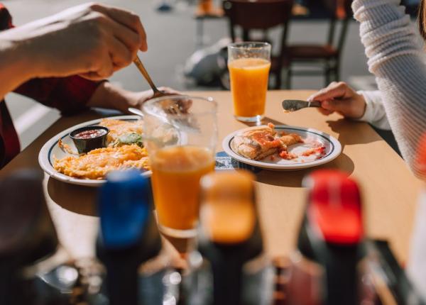 cum sa nu te ingrasi in vacanta all inclusive carmen bruma si a dezvaluit dieta