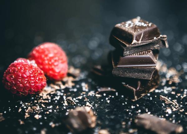 cele mai bune 12 alimente pentru creier ciocolata neagra se afla printre ele cele mai bune 12 alimente pentru creier ciocolata neagra se afla printre ele