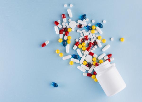 combinatiile de medicamente cu efect nociv vasi radulescu doua sau mai multe isi pot potenta efectele pozitive sau din contra pe cele negative