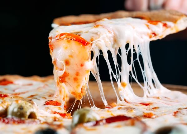 cate calorii are o pizza si de ce o adoram