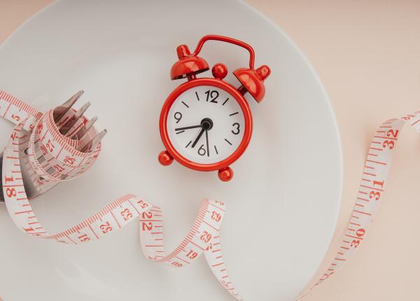 fastingul intermitent beneficii si pericole florin balanica alimente minune nu exista