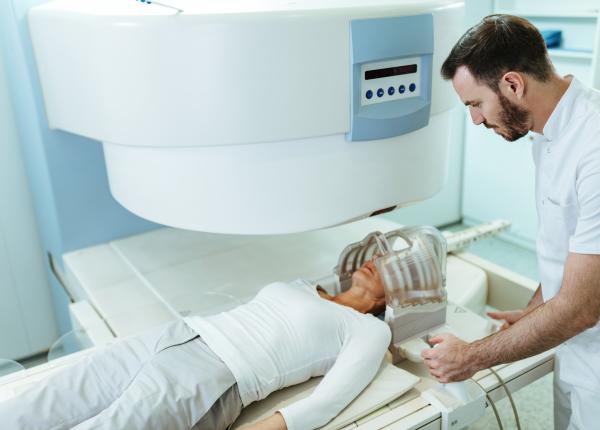 investigatia pet ct avantaje mirela gheorghe ne permite o scanare completa din crestet si pana in talpi a pacientului in mai putin de 30 de minute