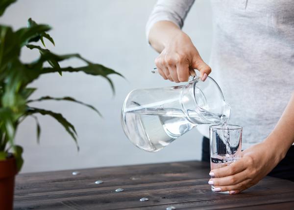 consumul excesiv de apa daunator poate afecta functionarea creierului